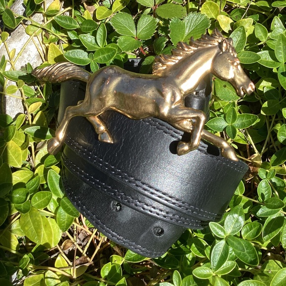 Vintage Gold Tone Running Horse Belt - Picture 3 of 11
